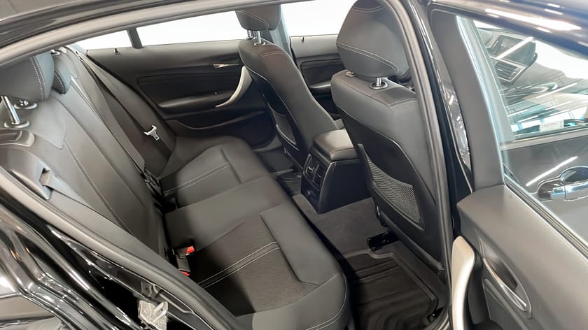 Bild 5 av BMW 118d xDrive 150 hk Rattvärme Bluetooth