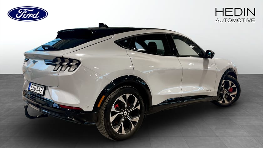 Bild 2 av Ford Mustang Mach-E Standard Range AWD SR 400KM / Teknikpaket + / Dragkrok