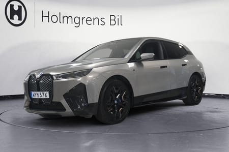 BMW iX M60 Pano B W DAP Massage Drag 22