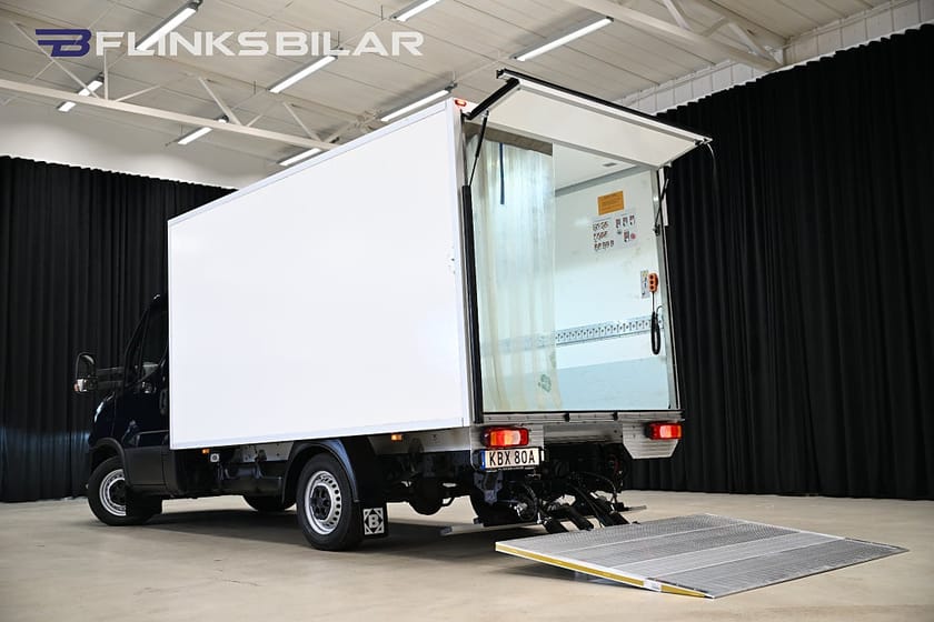 Bild 2 av Iveco Daily 35-140 Chassi Cab Automat 136HK Automat|Kylbil|Volymskåp|BG-Lyft|Nattkyla