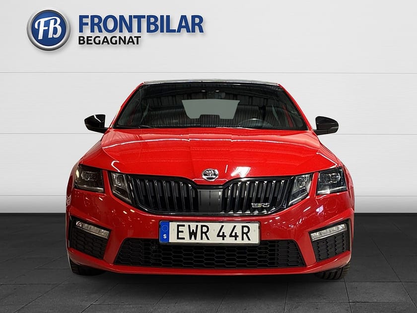 Bild 2 av Škoda Octavia RS Skoda 2.0 TSI/Pano/el-stol/Drag/DCC Chassi/19"/EN ÄGARE