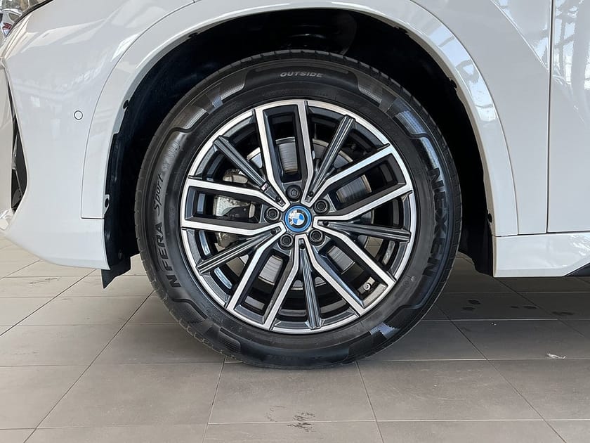 Bild 4 av BMW iX1 xDrive30 4,95 ränta M Sport Dragkrok Rattvärme