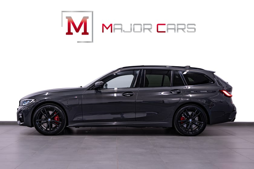 Bild 3 av BMW 330e xDrive Touring M Sport Innovation Pano H/K DAP Laser 360° HuD