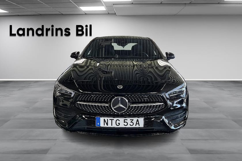 Bild 2 av Mercedes-Benz CLA 200 d / AMG Line Premium Plus/ Glastak / Nightpackage