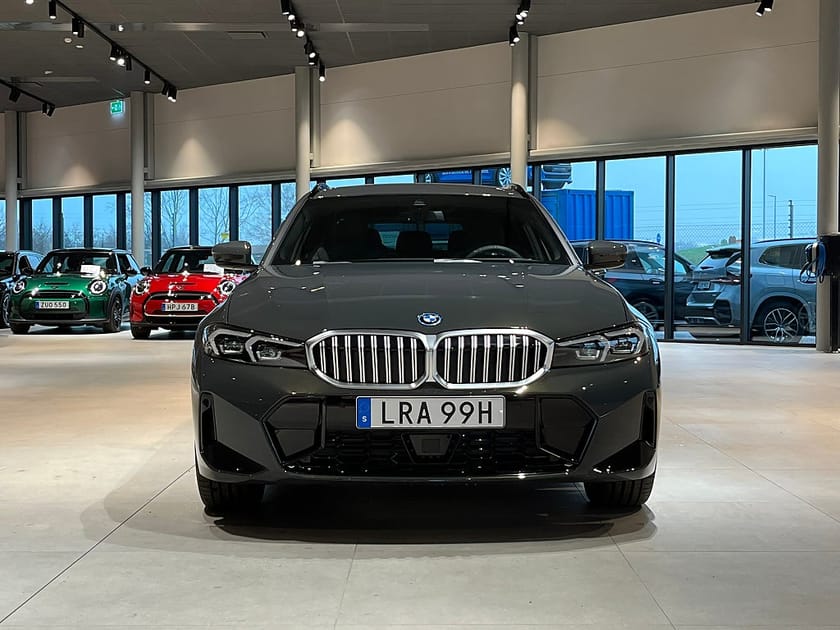 Bild 3 av BMW 330e xDrive Touring M-Sport