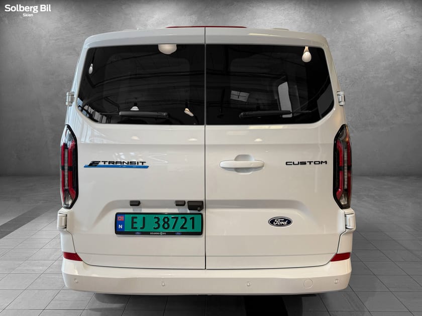 Bilde 5 av Ford E-Transit Custom 320 Limited, 360 kamera, alarm, h. feste, 2 x skyvedør