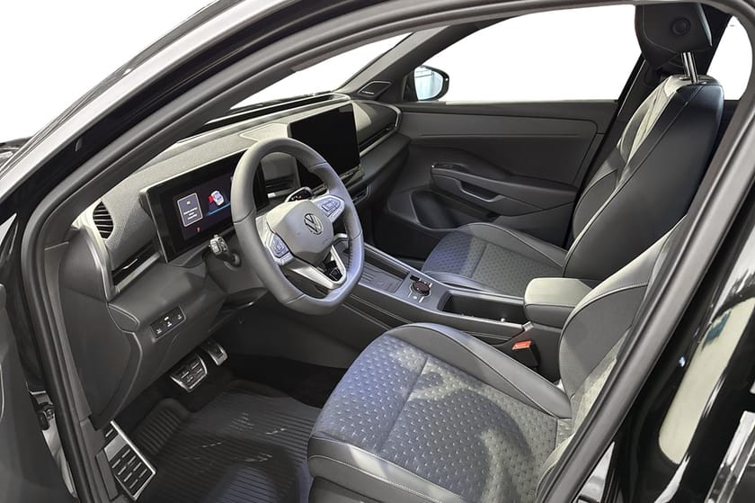 Bild 4 av Volkswagen T-Roc eTSI 150hk R-Line *OMGÅENDE LEVERANS*