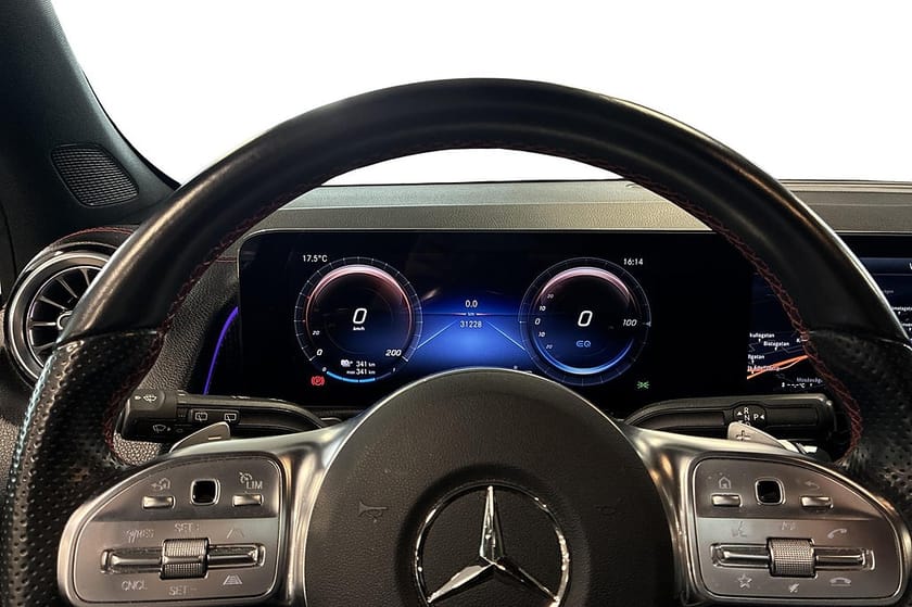 Bild 5 av Mercedes-Benz EQB 300 4MATIC 4-Matic AMG Premium Distronic Widescreen
