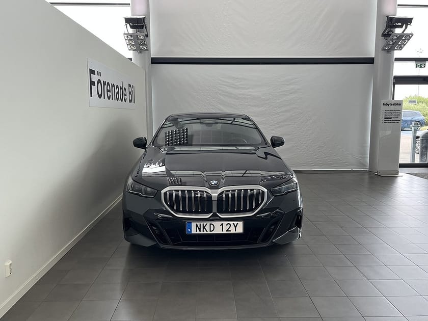 Bild 2 av BMW 520d xDrive Sedan 520 M Sport Drag H/K Rattvärme Park Assist