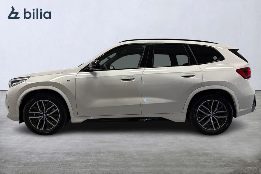Bild 3 av BMW iX1 xDrive30 xDrive 30 M-sport | Panorama | H&K | Backkamera
