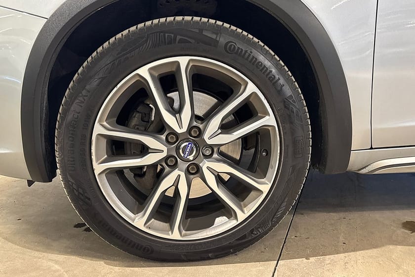 Bild 5 av Volvo V60 Cross Country D4 AWD Summum BE PRO Taklucka / B-Kam / Navi / Värmare