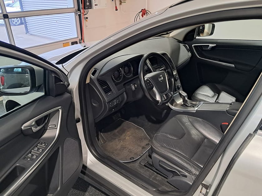 Bild 2 av Volvo XC60 AWD D4 163HK 4x4 Dynamic Edition Läder