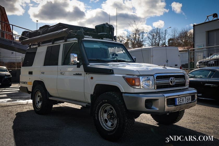 Bild 3 av Toyota Land Cruiser Landcruiser HZJ 76 Overlanding Webasto Taktält mm