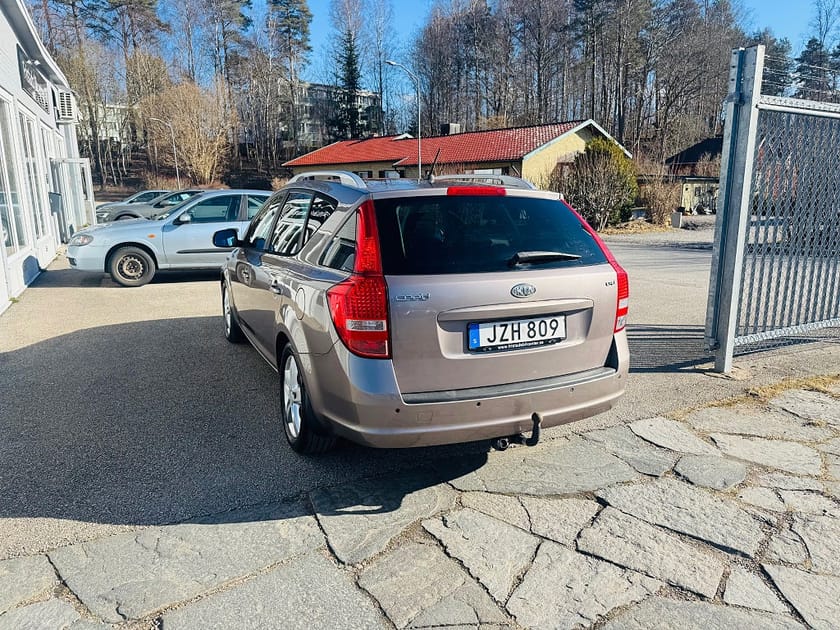 Bild 4 av Kia cee'd_sw SW 1.6 CRDi EX / AUTOMAT / DRAG