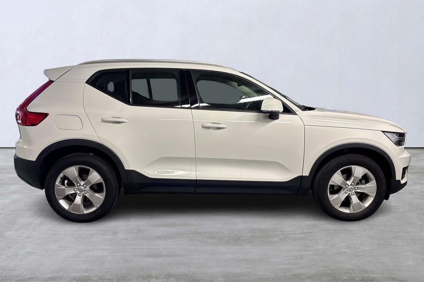 Bild 3 av Volvo XC40 T3 FWD aut Momentum Advanced Edt