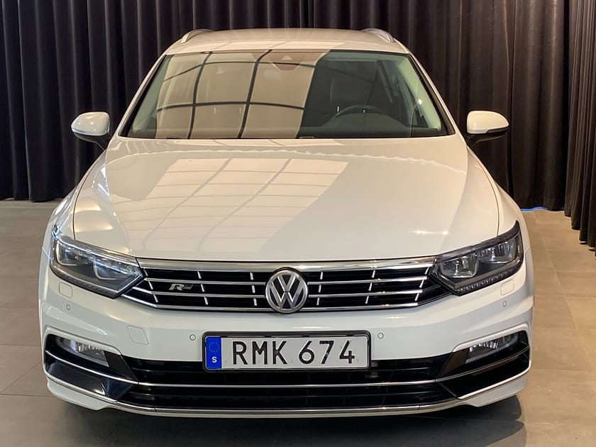 Bild 4 av Volkswagen Passat Sportscombi SC 2.0 TDI AUT 4MOTION/  R-LINE / GT / VÄRMARE / DRAG