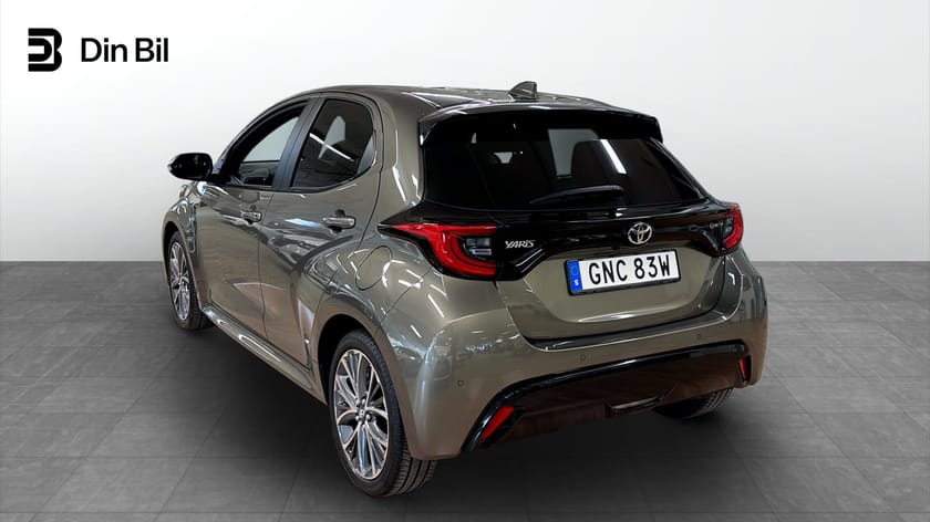 Bild 3 av Toyota Yaris Hybrid CVT 130hk Style/S+V-hjul