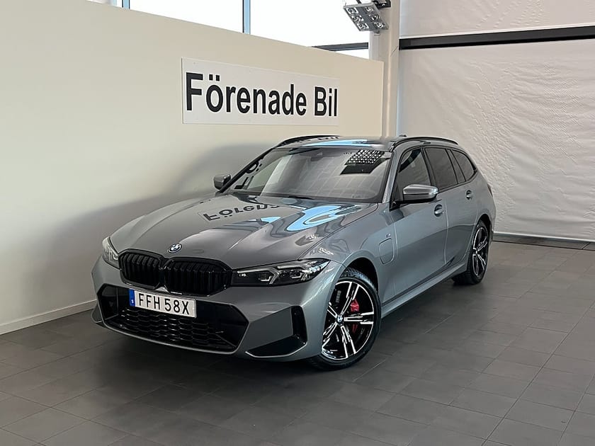 Bild 1 av BMW 330e xDrive Touring M Sport Pro Rattvärme Dragkrok Park Assist