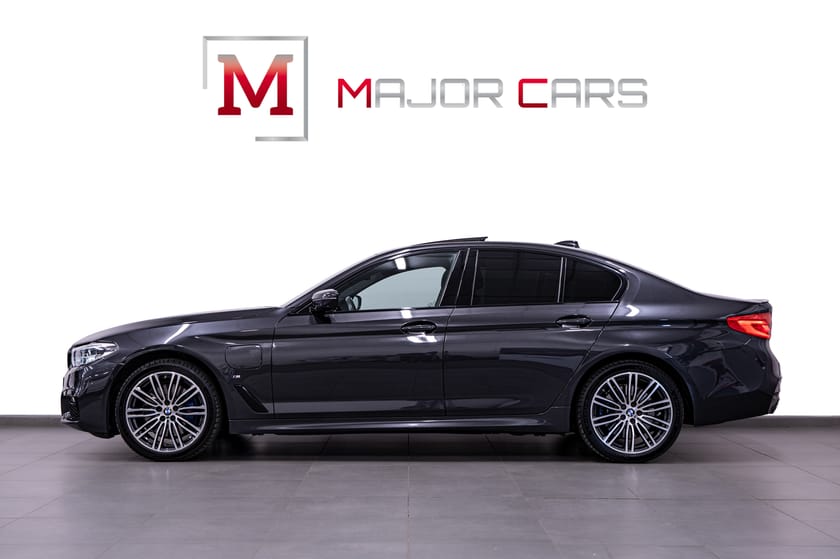 Bild 5 av BMW 530e xDrive iPerformance Sedan M Sport Innovation Pano H/K HuD DA+ 360° Drag