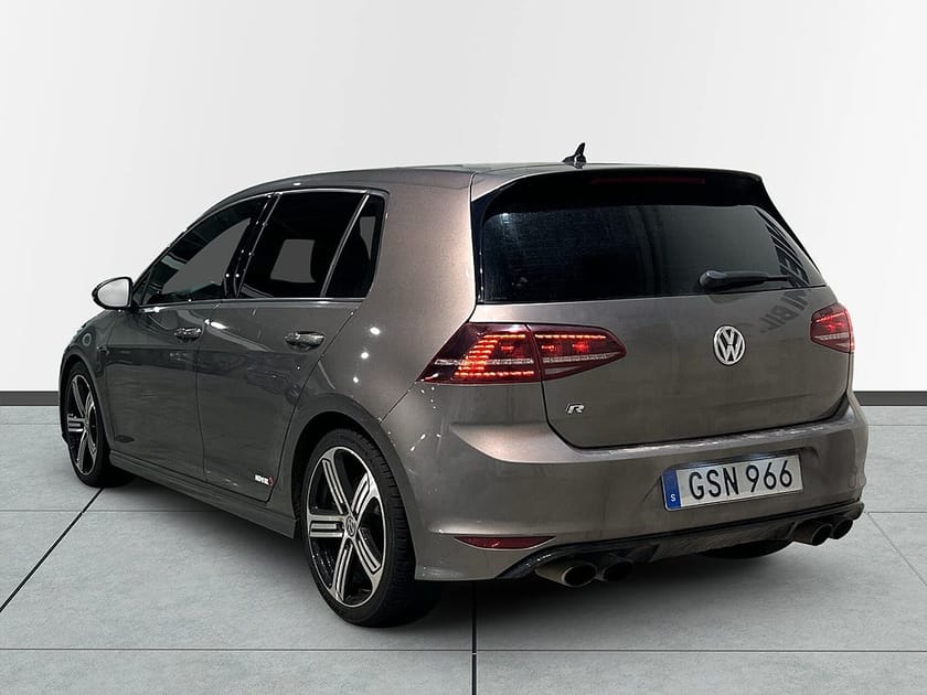 Bild 5 av Volkswagen Golf  R 5-dörrars 300hk 4M Pano Mvärm CarPlay Kamera GPS SoV