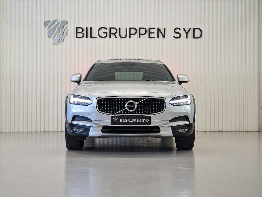 Bild 2 av Volvo V90 Cross Country D4 AWD Geartronic Inscription Pro|Panorama|Keyless|