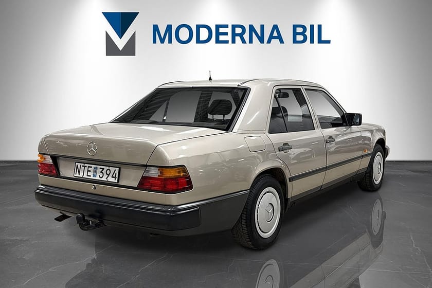 Bild 5 av Mercedes-Benz 200 W124 Sedan 105hk Dragkrok Välskött Lågmil Besiktigad