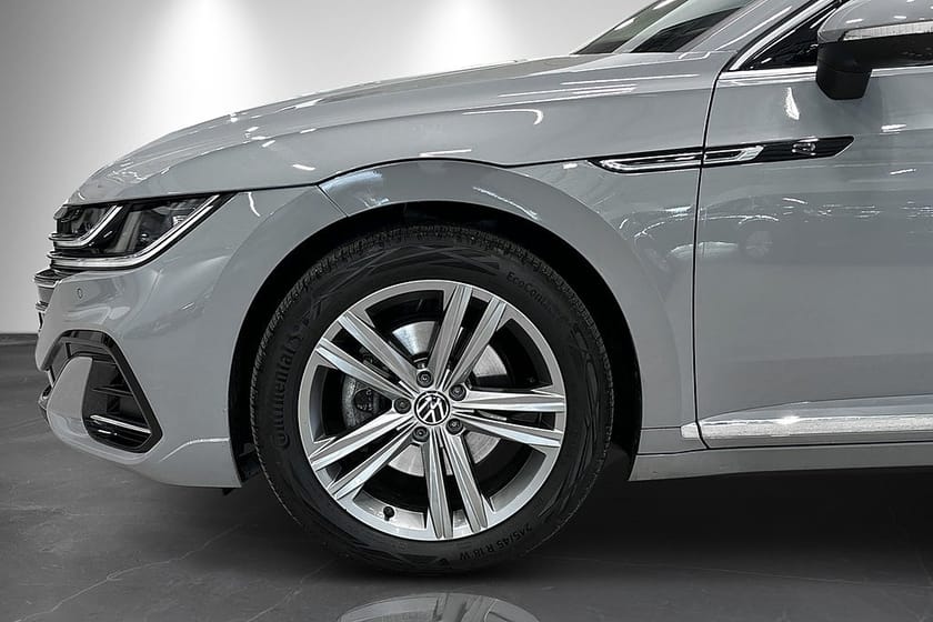 Bild 2 av Volkswagen Arteon eHybrid Shooting Brake R-Line Moms Cockpit Adaptiv Navi