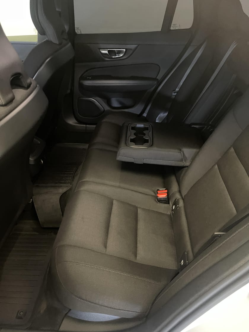 Bild 5 av Volvo V60 D3 Momentum SE / Delbar dragkrok / Tonade rutor /