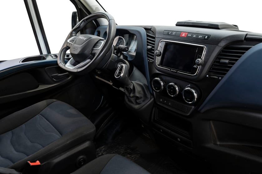 Bilde 2 av Iveco Daily 35-160 Van 2,3l 156hk | Reoler | Lasterampe | Kamera +++