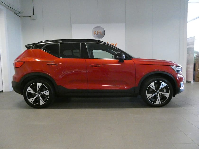 Bild 4 av Volvo XC40 P8 AWD Recharge R-Design H&K-Pano-Värmare-Kamera-SoV