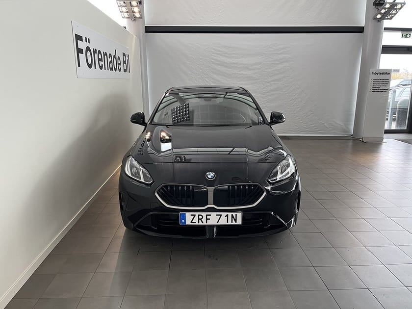 Bild 2 av BMW 120 4,95 ränta M Sport ParkAssist Rattvärme Auto Backkamera