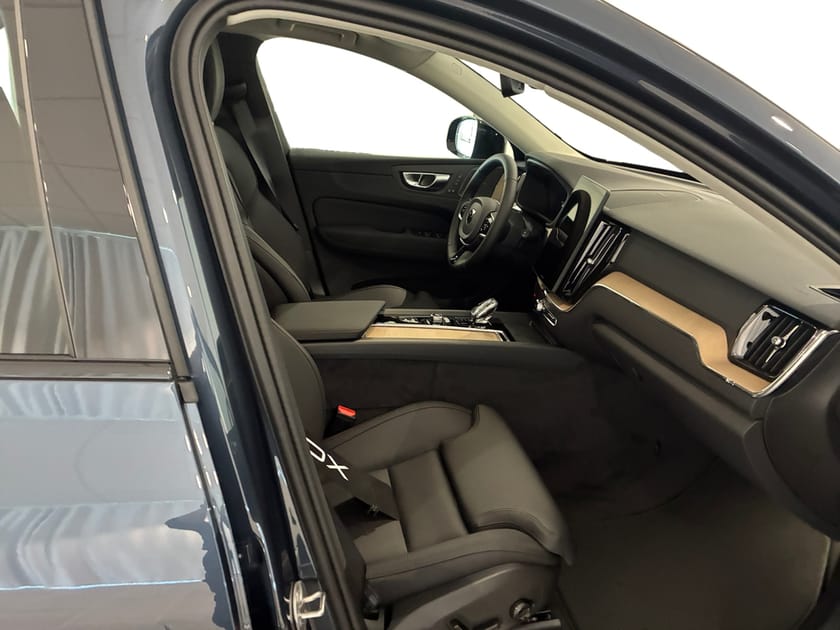 Bild 4 av Volvo XC60 T6 Plus Dark Nordic Edition