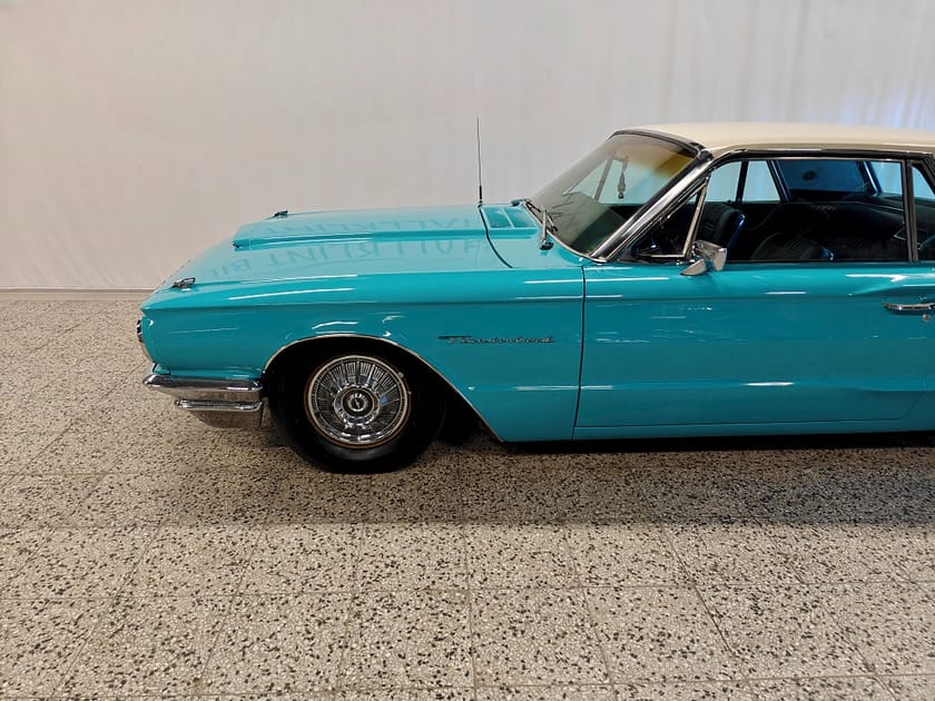 Bild 2 av Ford Thunderbird Hardtop 6.4 V8 Cruise-O-Matic, 304hk
