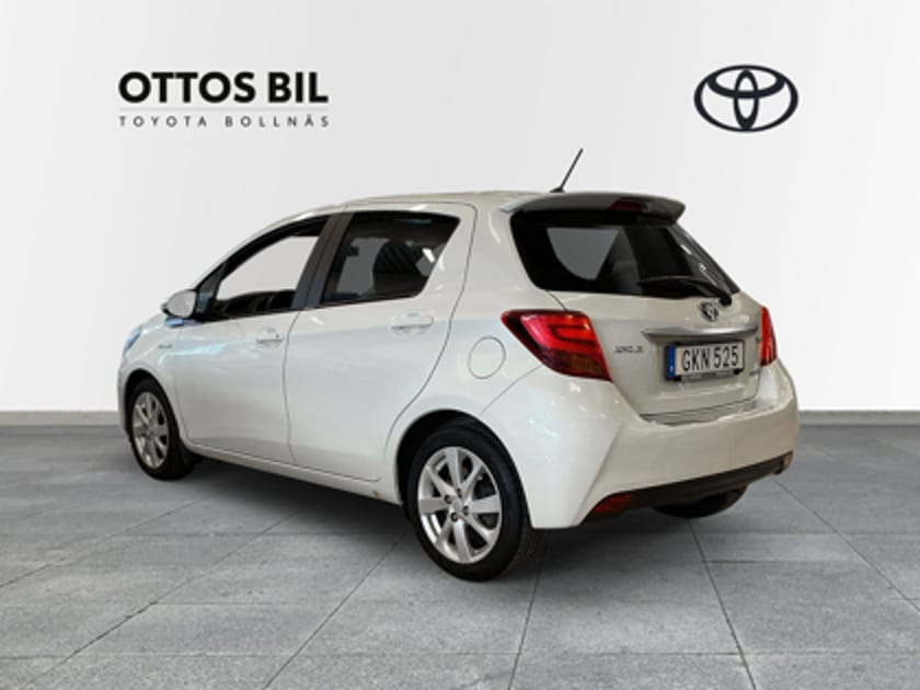 Bild 2 av Toyota Yaris Hybrid 1.5 e-CVT, 101hk - Executive / V-hjul, MoK, LED-ramp, Glastak