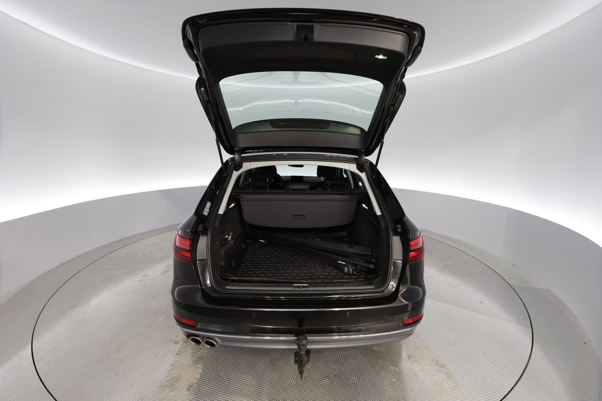 Audi A4 2017 - miniatyr 14