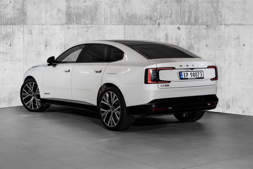 Bilde 2 av Volvo ES90 Single Motor Extended Range M Ex.Range Ultra, B&W, 22", Pano, Massasje, HUD