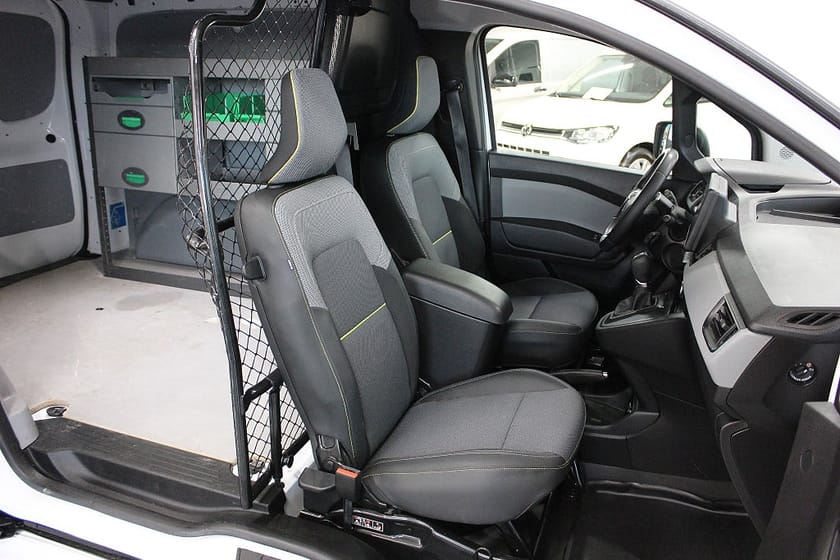 Bild 4 av Renault Kangoo Skåpbil TCe 130H B-Kamera Drag Navi Skåpinred