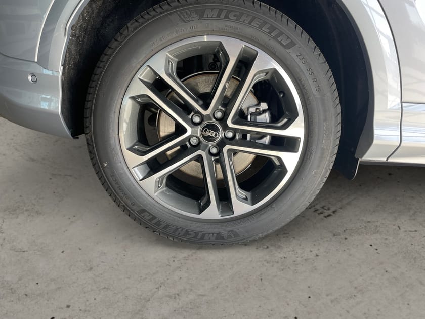 Bild 4 av Audi Q5 e-hybrid quattro SUV 299 hk S TRONIC