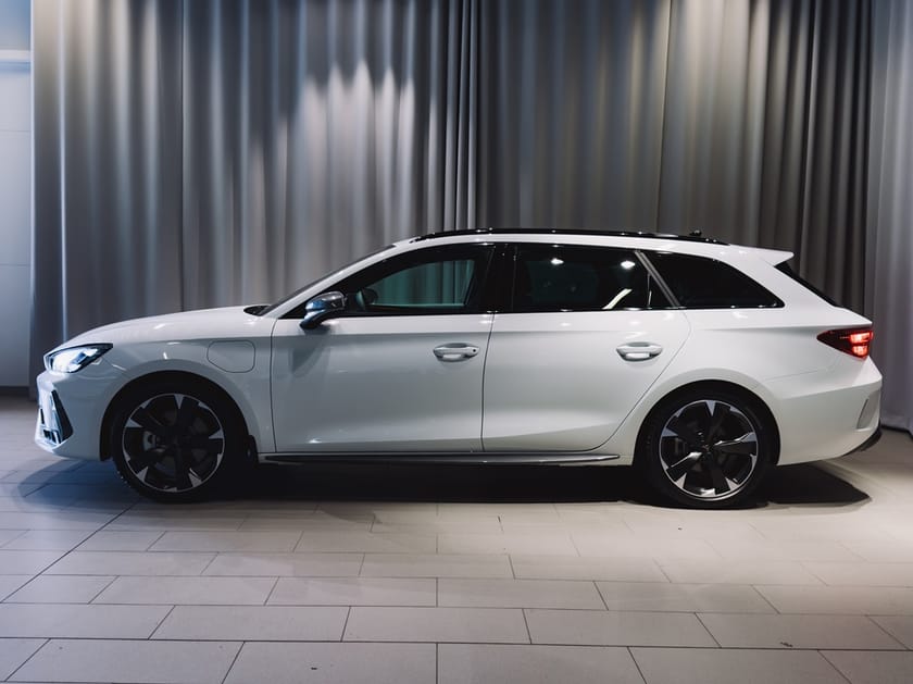 Bild 4 av CUPRA Leon Sportstourer e-Hybrid 1,5 204 hk DSG *4595:- Privatleasing*