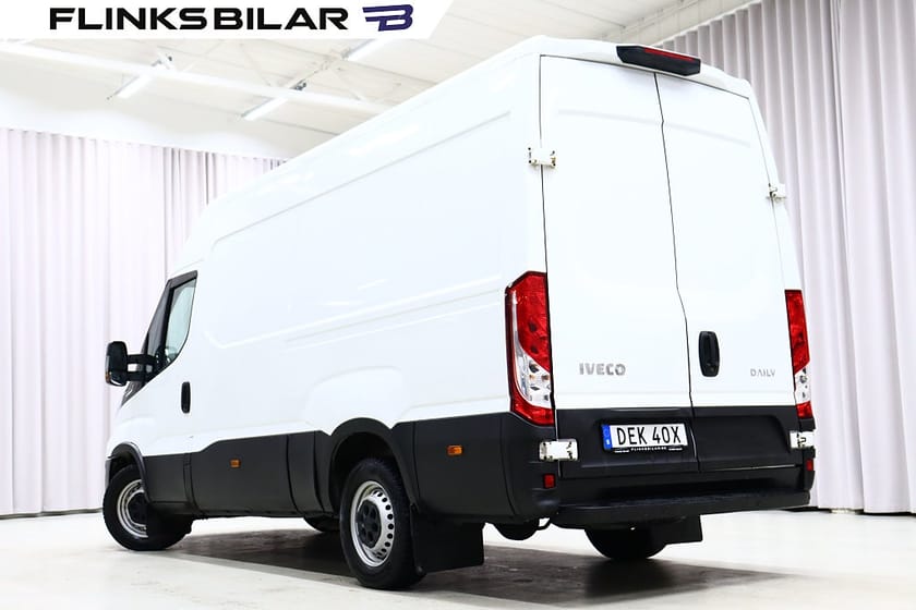 Bild 3 av Iveco Daily 35-140 Van 136HK Automat|Webasto|3.5Tondragvikt|Lågmil|Momsbil