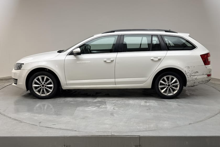 Bild 2 av Škoda Octavia Kombi III 1.6 TDI CR Combi 4X4 (105hk) Dragkrok