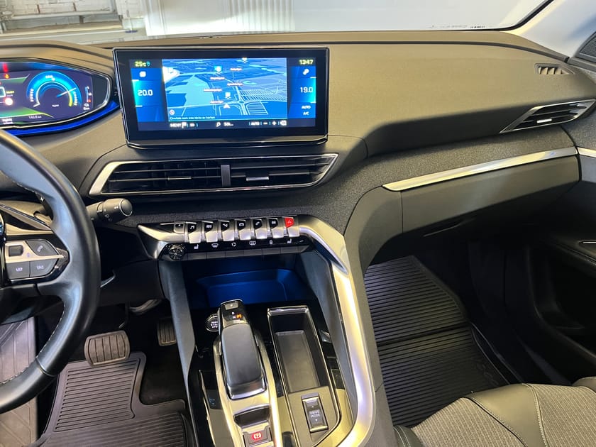 Bild 5 av Peugeot 3008 HYBRID4 300 Allure