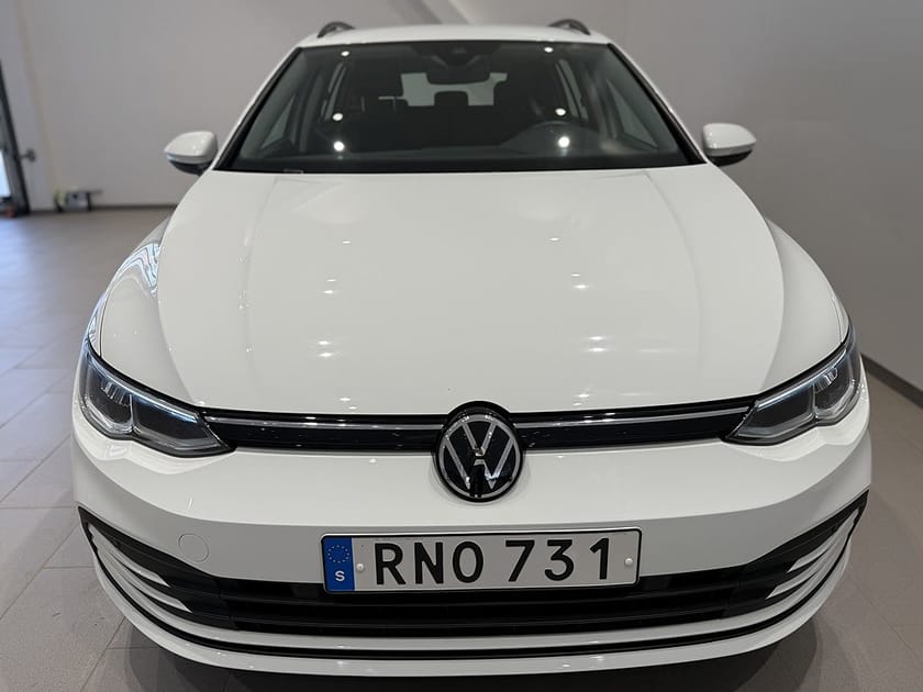 Bild 3 av Volkswagen Golf Sportscombi 1.5 eTSI Backkamera Rattvärme