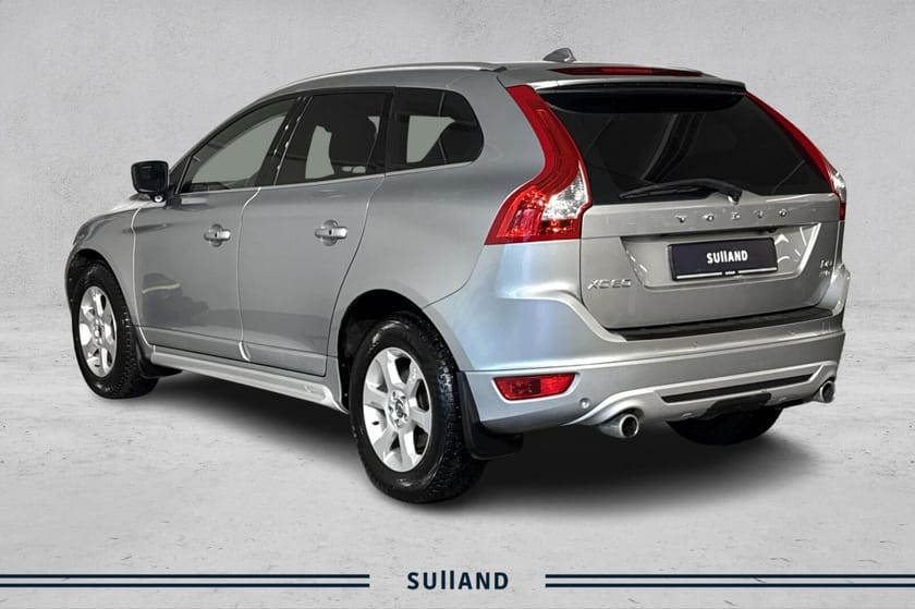 Bilde 3 av Volvo XC60 D4 2,4D Momentum R-Design AWD aut