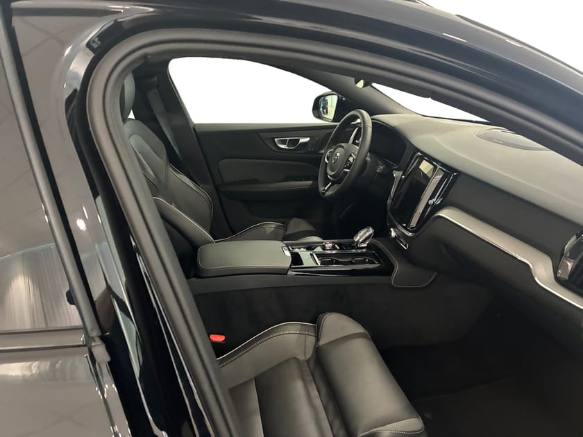 Bild 4 av Volvo V60 T6 Plus Dark Nordic Edition