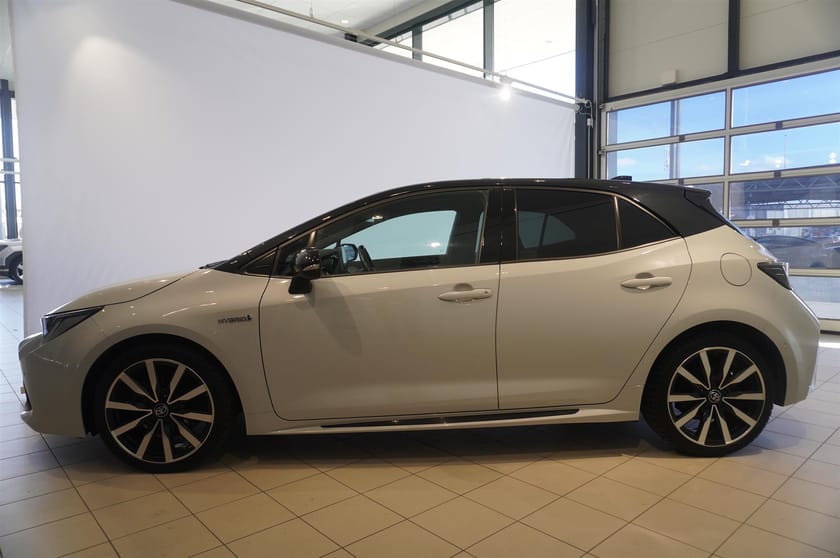 Bild 3 av Toyota Corolla Hybrid Hybid E-Cvt Gr Sport Kamera Ad Farth Svart Tak