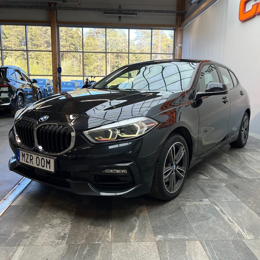 Bild 5 av BMW 118i Steptronic Sport line Värmare Rattvärme Led 140hk