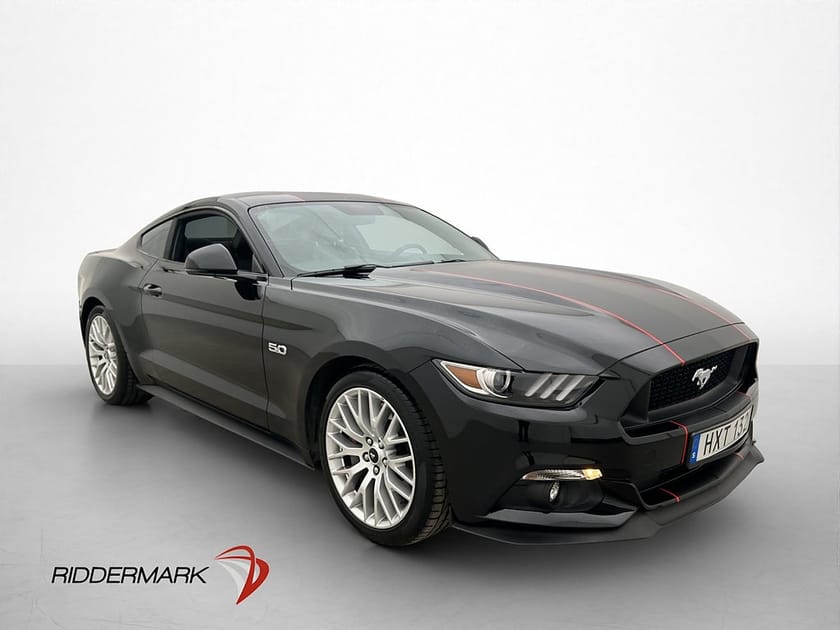 Bild 1 av Ford Mustang GT 5.0 V8 421hk Svensksåld Skinn Tre-brukare
