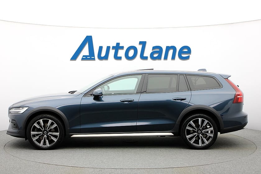 Bild 4 av Volvo V60 Cross Country B4 AWD Panorama, Kamera, Skinn, H/K, 4-zon, Drag 197hk