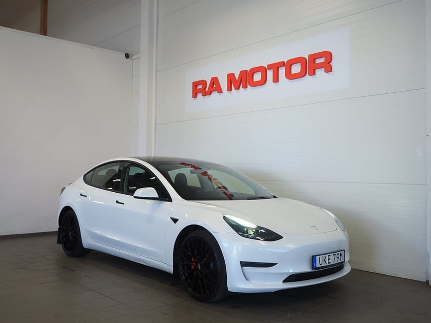 Bild 3 av Tesla Model 3 Performance 510hk AWD | Panorama | Navi
